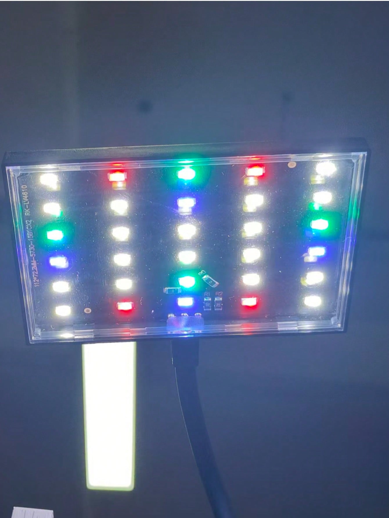 ไฟปลูกพืชน้ำแบบเต็มสเปกตรัมพร้ - Aquarium Plant Light Spectrum บทวิจารณ์และราคา